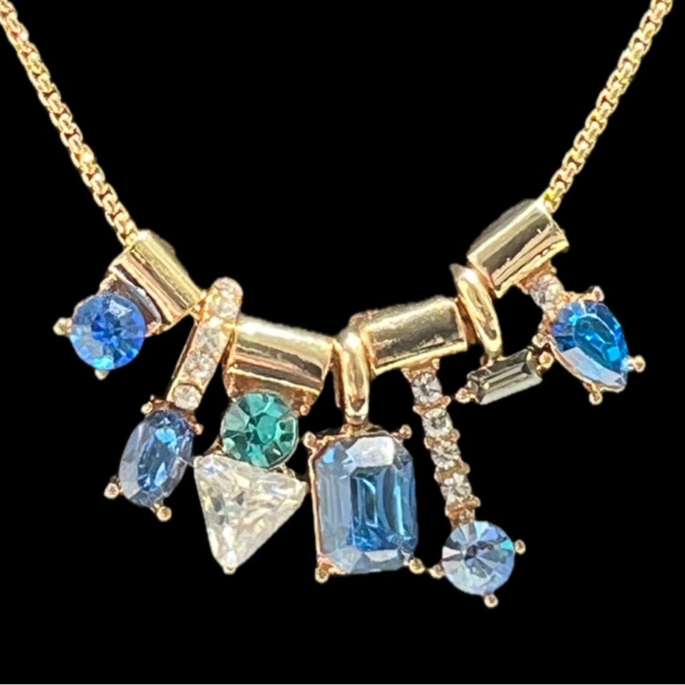 Gorgeous abstract necklace with an array of sparkling Swarovski crystals BNIB